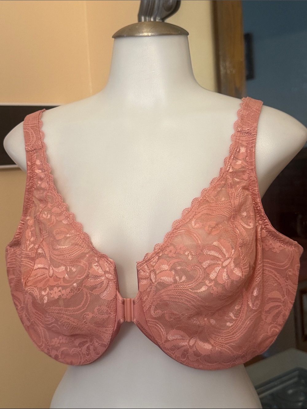 Glamorise 48B Front Closure Lace Underwire Bra in Dusty Rose